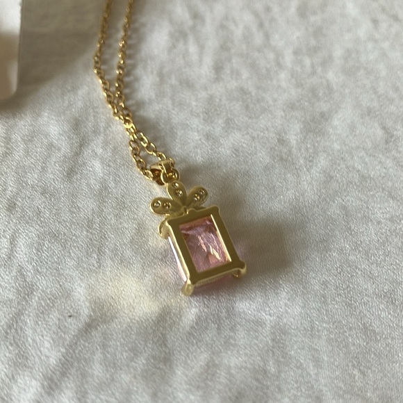 Unbranded: Gold tone Pink Gem with Daisy Rhinestone earrings & necklace - Picture 11 of 12